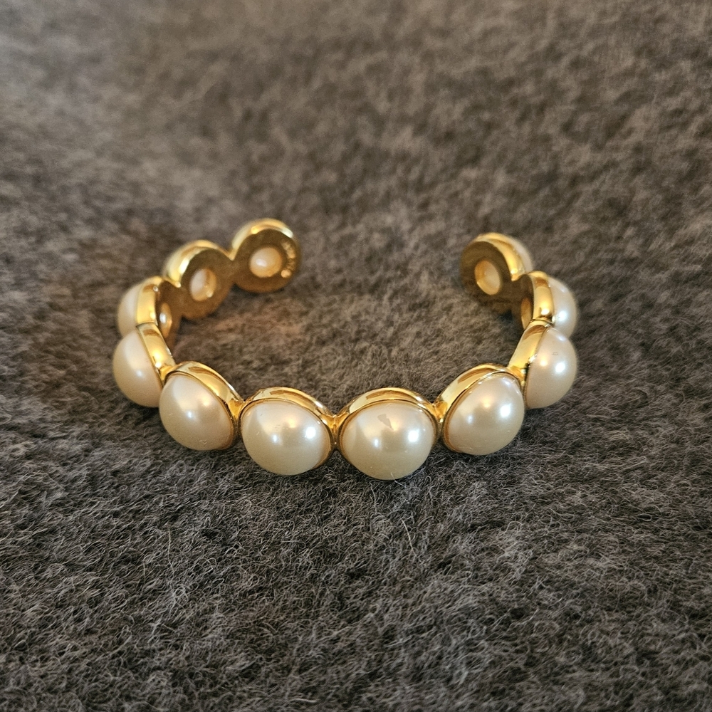 J Crew Pearl and Gold Bangle Bracelet New! - Picture 4 of 9